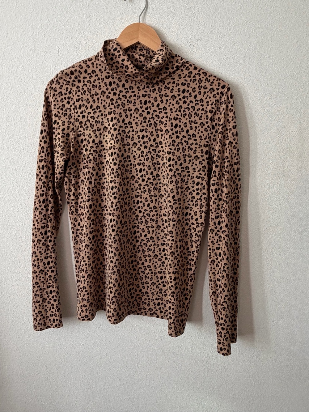 J.Crew 100% Cotton Tissue Turtleneck Leopard Print Cotton Long Sleeve Top Medium